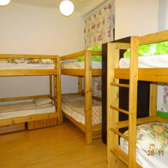Hostel Vesna Кровать в мужском общем номере двухъярусные кровати фото 10
