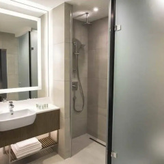 Отель Courtyard by Marriott Katowice City Center 4* Представительский номер с различными типами кроватей фото 4