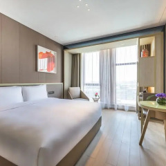 Отель Novotel Shanghai Clover 4* Улучшенный номер с различными типами кроватей