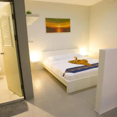Отель Infinity Guesthouse 2* Улучшенный номер с различными типами кроватей фото 9