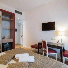Floris Hotel 3* Улучшенный номер с двуспальной кроватью фото 21