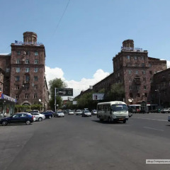 Апартаменты Apartment at Kievyan Street парковка