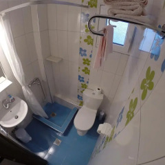 Akrotiri Hotel ванная
