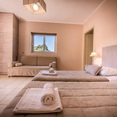 Hotel Varres 3* Стандартный семейный номер с двуспальной кроватью фото 5