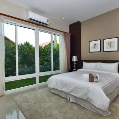Отель The Ville Jomtien Pool Villa 4* Вилла с различными типами кроватей фото 18