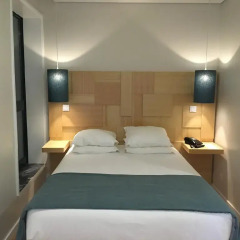 Отель Boavista Guest House 3* Улучшенный номер с двуспальной кроватью фото 2