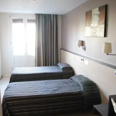 Отель Hostal Flores 2* Стандартный номер фото 10