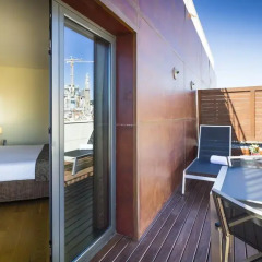 Отель Eurostars Monumental 4* Улучшенный номер с двуспальной кроватью фото 7