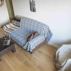 Гостиница Funny Dolphins Apartments Savelovskaya в Москве отзывы, цены и фото номеров - забронировать гостиницу Funny Dolphins Apartments Savelovskaya онлайн Москва комната для гостей фото 3
