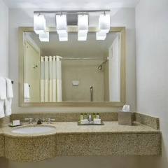 Отель DoubleTree by Hilton Silver Spring 3* Стандартный номер с различными типами кроватей