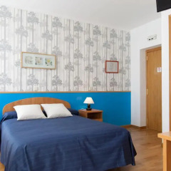 Отель Hostal Montaloya Стандартный номер с различными типами кроватей фото 9