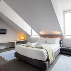 Отель Chiado Arty flats 4* Улучшенный люкс с различными типами кроватей фото 14