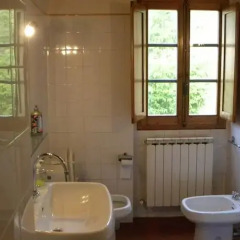 Отель Agriturismo Montassi E Bruscolaio Монтеварчи ванная