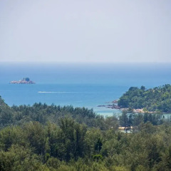 Отель Villas Overlooking Layan пляж