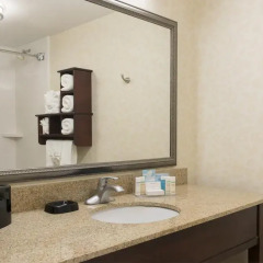 Отель Hampton Inn Indianapolis Downtown Across from Circle Centre 3* Стандартный номер с различными типами кроватей фото 5