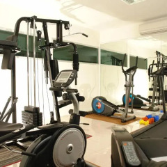 Отель Nara Suite Residence Бангкок фитнесс-зал