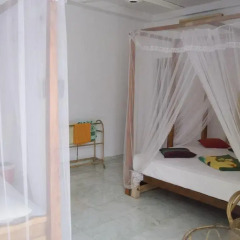 Отель Fort Fifty Inn комната для гостей