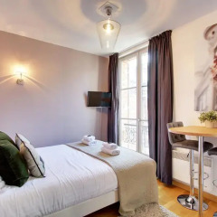 Отель Short Stay Aparthotel Museum View Париж в номере