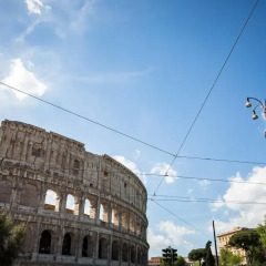 Отель Santi Quattro - Colosseo спортивное сооружение