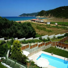 Отель Aselinos Suites бассейн фото 2