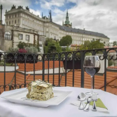 Отель ApartmÁny Nerudova 36 Чехия, Прага - отзывы, цены и фото номеров - забронировать отель ApartmÁny Nerudova 36 онлайн балкон