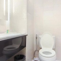Отель Klassique Sukhumvit 3* Улучшенный номер фото 11