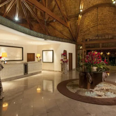 Отель The St Regis Bora Bora Resort интерьер отеля