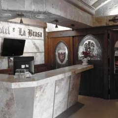 Hotel La Brasa интерьер отеля