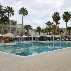 LA Hotel & Resort бассейн фото 2
