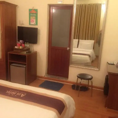 Отель A25 Hoang Quoc Viet 2* Стандартный номер