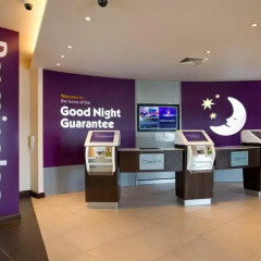 Отель Premier Inn Glasgow Pacific Quay интерьер отеля