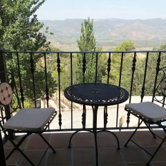 Отель Apartamentos Sierra de Segura Испания, Сегура-де-ла-Сьерра - отзывы, цены и фото номеров - забронировать отель Apartamentos Sierra de Segura онлайн балкон