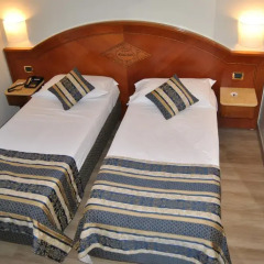 Отель Mokinba Hotels Baviera 4* Стандартный номер с разными типами кроватей