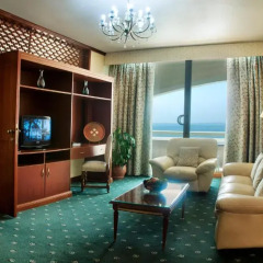 Отель Occidental Sharjah Grand 4* Стандартный номер с различными типами кроватей фото 4