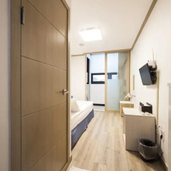 Отель K-guesthouse Sinchon 2 2* Номер Делюкс с двуспальной кроватью фото 7
