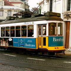 Отель Portuguese Living Chiado One Лиссабон городской автобус