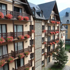 Отель Suite Aparthotel El Refugio de Aran Vielha