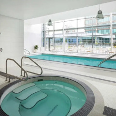 Отель Element Vancouver Metrotown Канада, Бурнаби - отзывы, цены и фото номеров - забронировать отель Element Vancouver Metrotown онлайн бассейн фото 2