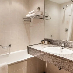 Отель Clayton Hotel Leeds Великобритания, Лидс - отзывы, цены и фото номеров - забронировать отель Clayton Hotel Leeds онлайн ванная