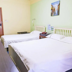 Chengdu Mrs Panda Hostel Стандартный семейный номер с двуспальной кроватью фото 5