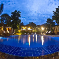 Mayura Hill Hotel & Resort бассейн фото 3