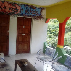 IRIE Vibez hostel Порт Антонио балкон