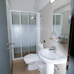 Отель Rentrooms Thessaloniki 3* Кровать в мужском общем номере фото 8