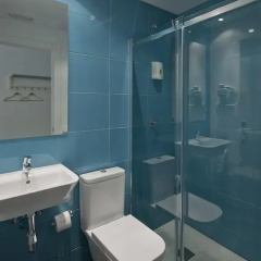 Ramblas by Pillow Hostel - Adults only Стандартный номер с различными типами кроватей фото 19
