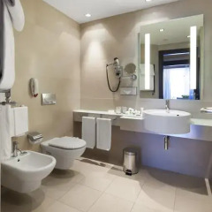 Отель NH Collection Milano President 5* Улучшенный номер с различными типами кроватей фото 3