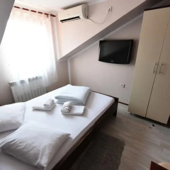 Апартаменты Apartments & Accommodation Stojic Нови Сад комната для гостей фото 3