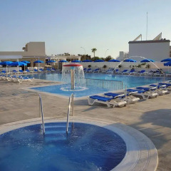 Euronapa Hotel Apartments бассейн фото 3