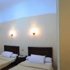 Triomphe Hostel Стандартный номер с двуспальной кроватью фото 8