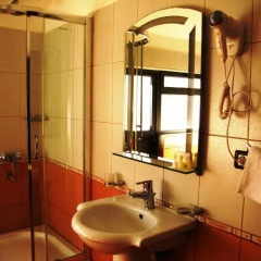 City Hotel Tirana ванная
