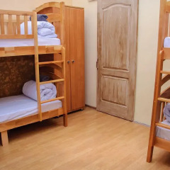 Golden Globus Hostel сейф в номере